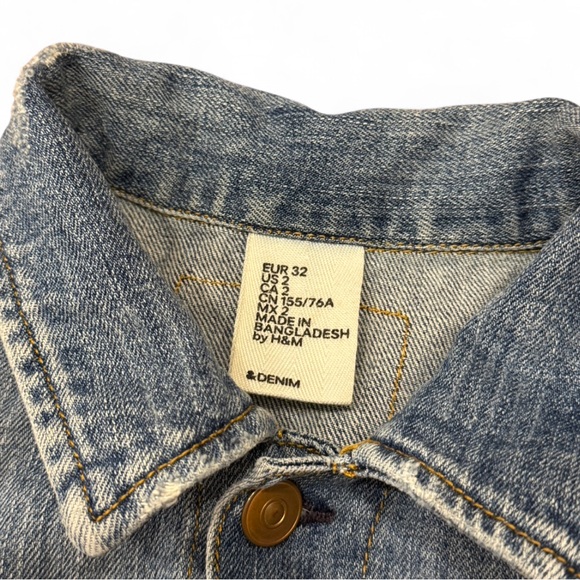 H&M - Women’s Distressed, Blue Denim Jean Jacket - Picture 4 of 7